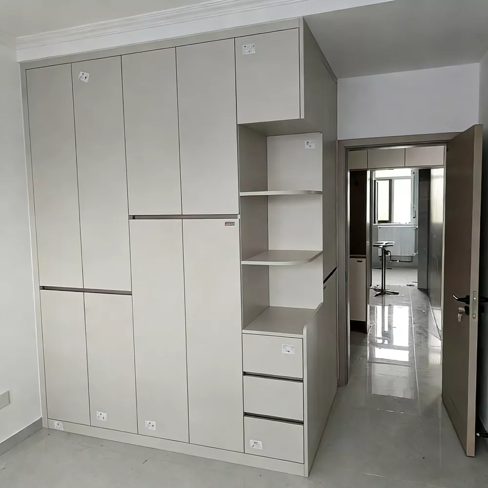 Armadi in legnu di cedru fragranti