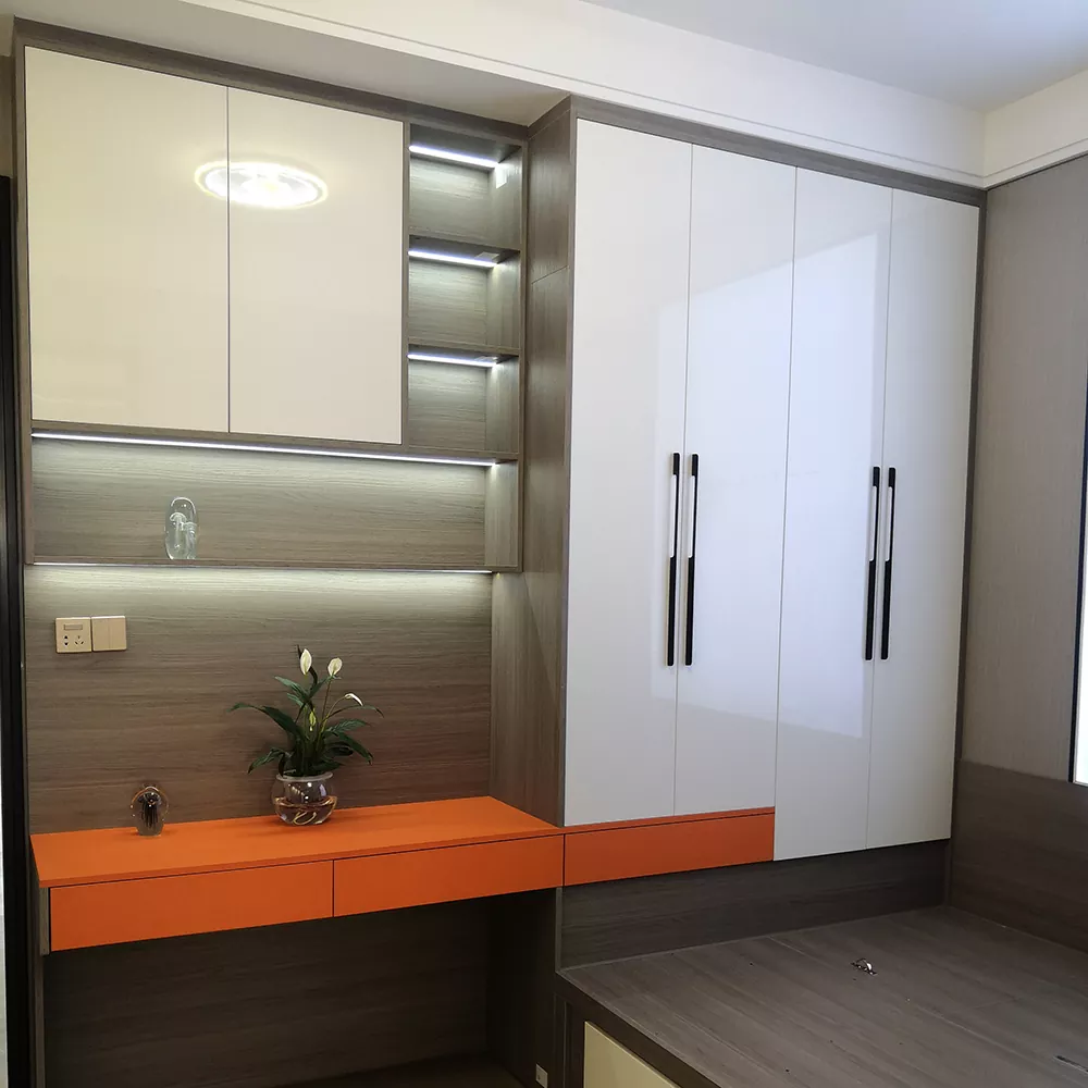 Armadi in tavola di betulla